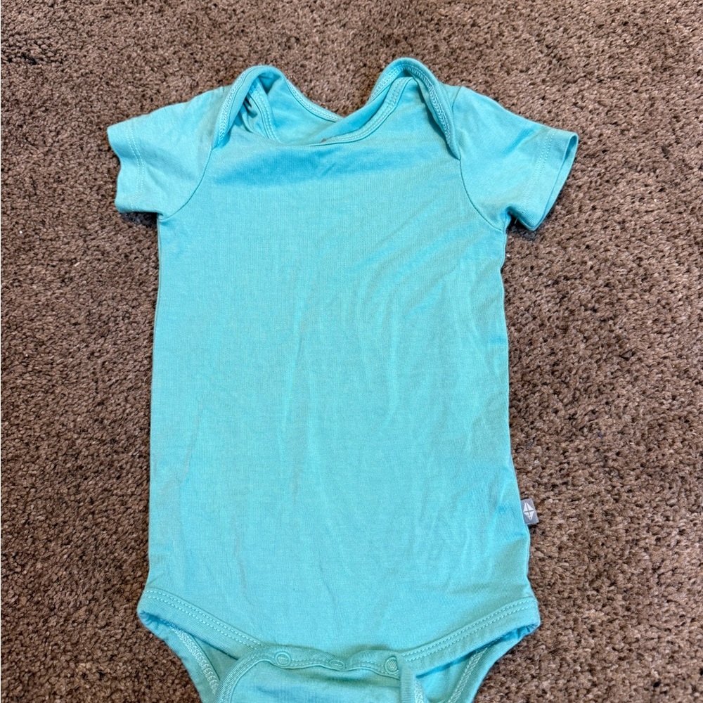 Kyte Baby short sleeve bodysuit bundle - Picture 3 of 9